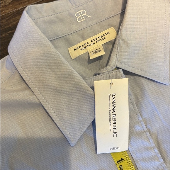 Banana Republic Fitted Button Down - Picture 4 of 5